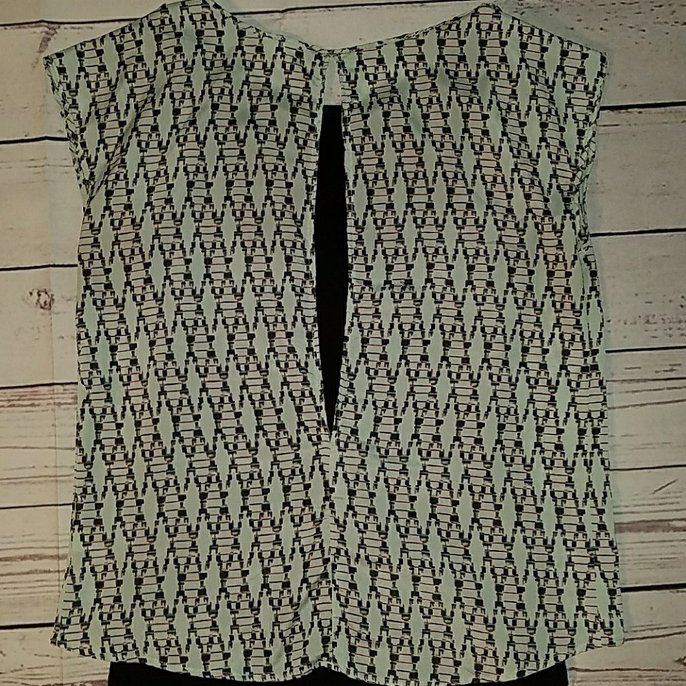 Patterned openback top - Picture 4 of 8